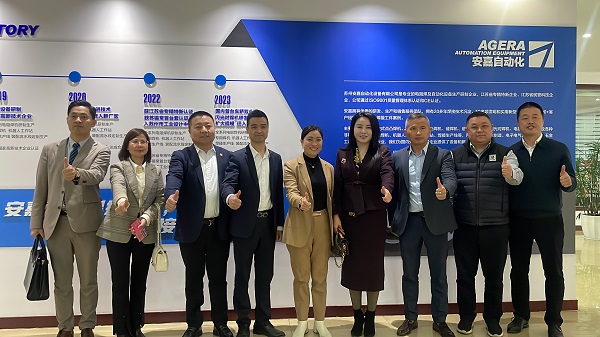 蘇抖會(huì)來廠參觀人員合影